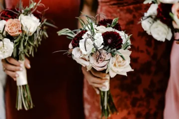 Wedding Bouquet Flowers: Choosing Stems That Last the Day